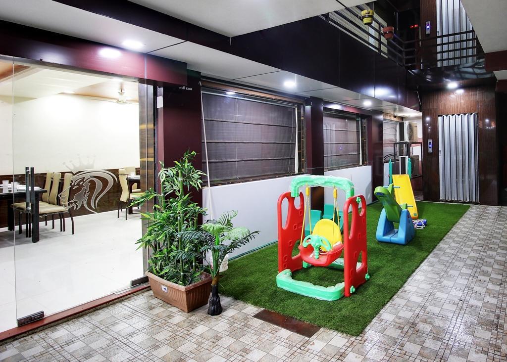 Daksh Hotel And Restaurant Talala Bagian luar foto