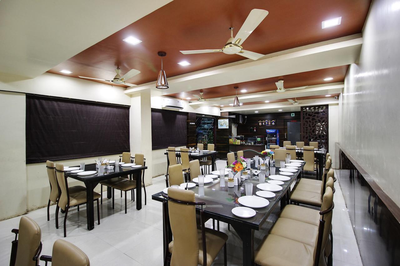 Daksh Hotel And Restaurant Talala Bagian luar foto