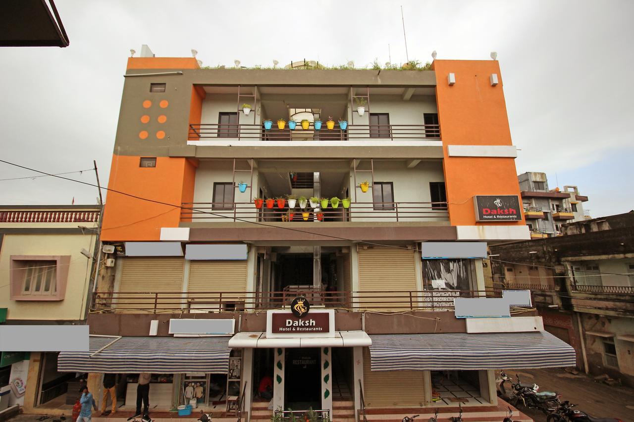 Daksh Hotel And Restaurant Talala Bagian luar foto